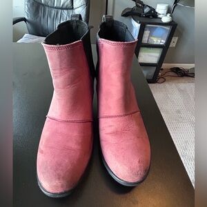 Sorel‎ Pink Ankle Boots